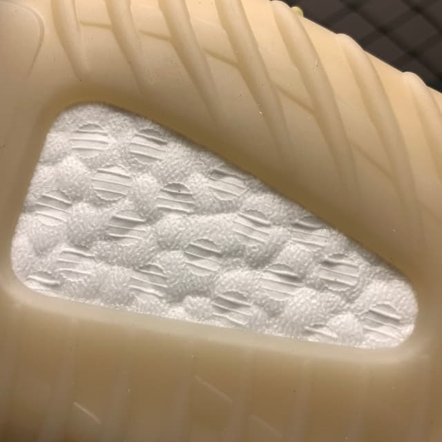 Yeezy 350 V2 | Yupoo Rep Sneakers (Ref 618) image 13