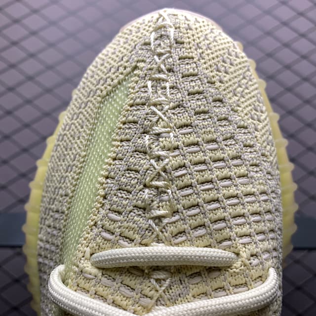 Yeezy 350 V2 | Yupoo Rep Sneakers (Ref 618) image 7