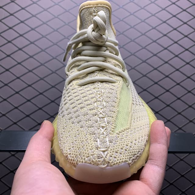 Yeezy 350 V2 | Yupoo Rep Sneakers (Ref 618) image 8