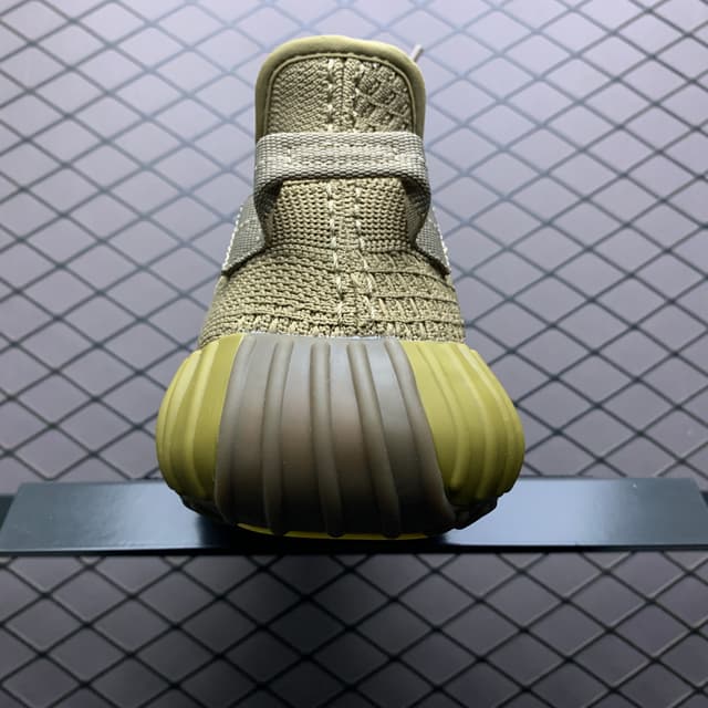 Yeezy 350 V2 | Yupoo Rep Sneakers (Ref 558) image 2