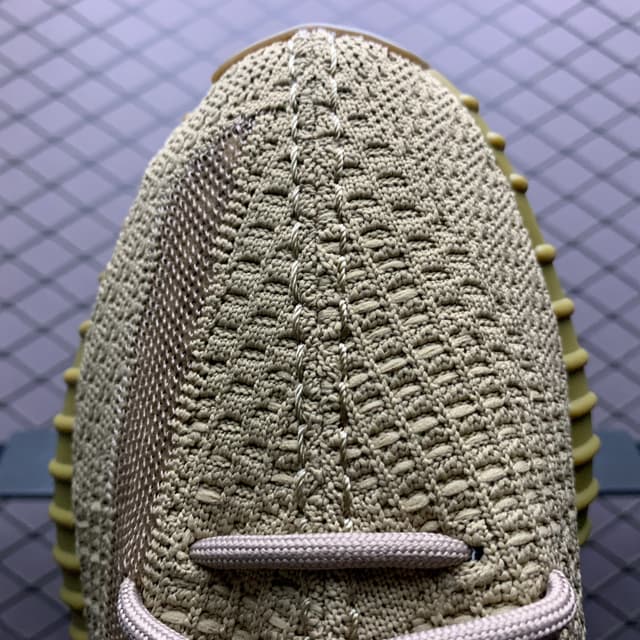 Yeezy 350 V2 | Yupoo Rep Sneakers (Ref 558) image 7