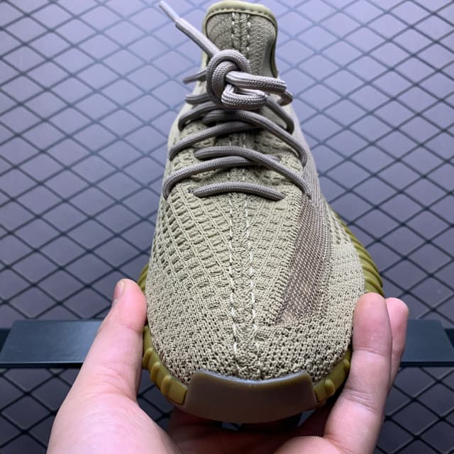 Yeezy 350 V2 | Yupoo Rep Sneakers (Ref 558) image 8