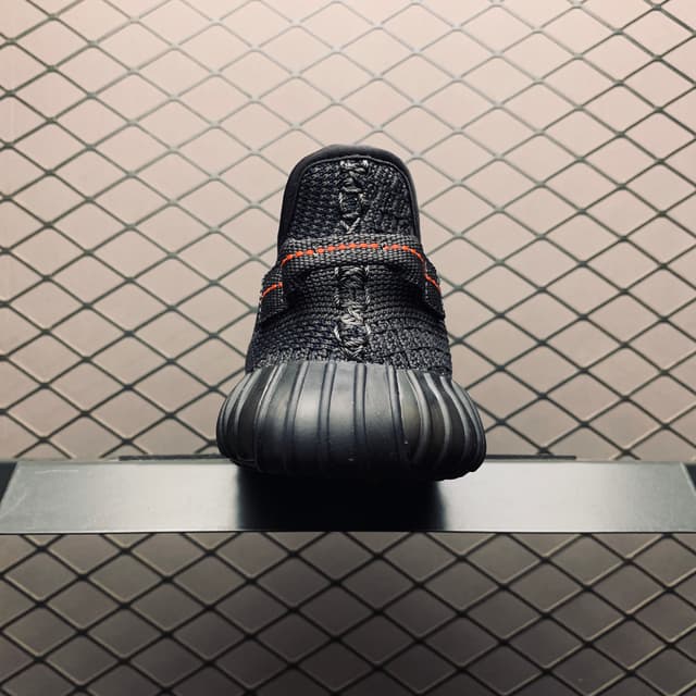 Yeezy 350 V2 | Yupoo Rep Sneakers (Ref 599) image 3