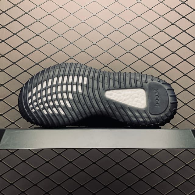 Yeezy 350 V2 | Yupoo Rep Sneakers (Ref 599) image 6
