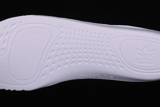 Yeezy 350 V2 | Yupoo Rep Sneakers (Ref 548) image 15