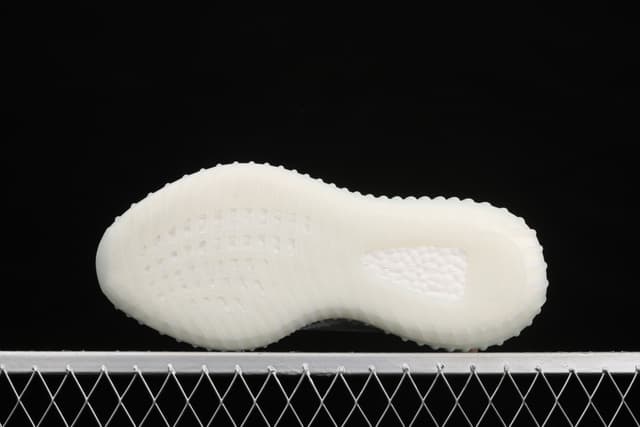 Yeezy 350 V2 | Yupoo Rep Sneakers (Ref 548) image 3