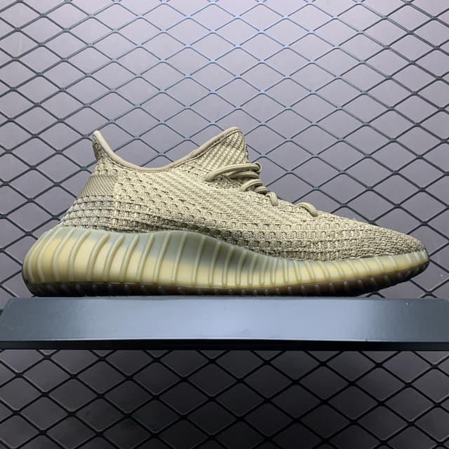 Yeezy 350 V2 | Yupoo Rep Sneakers (Ref 615) image 3