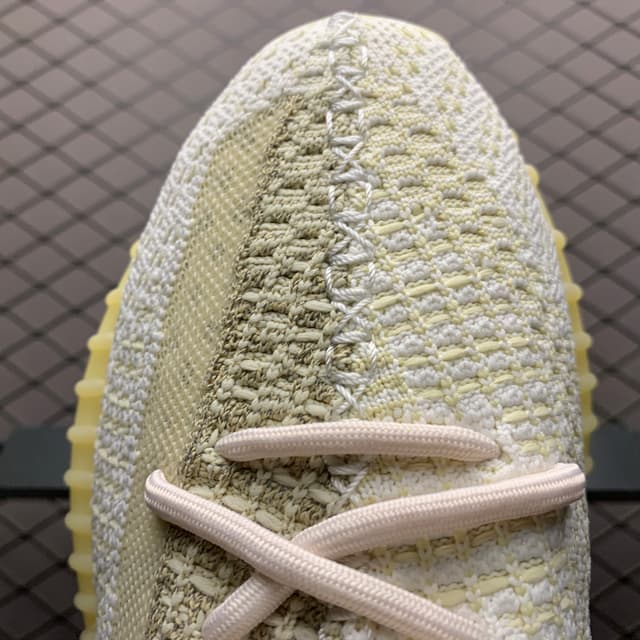 Yeezy 350 V2 | Yupoo Rep Sneakers (Ref 597) image 7