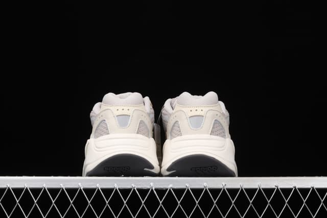 Yeezy 700 V2 Adidas | Yupoo Rep Sneakers image 5