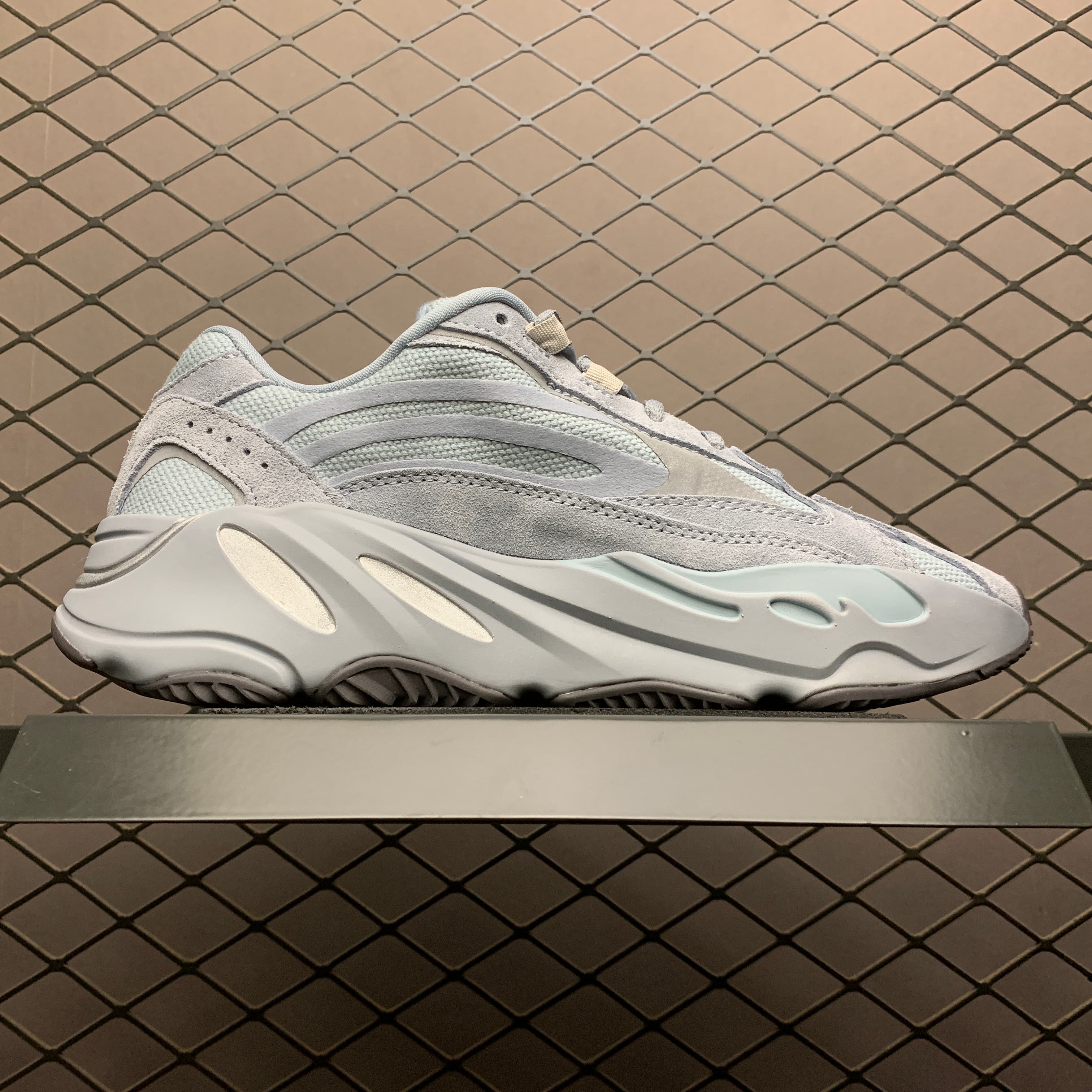 YupooPA Shoes: Premium Yeezy Yupoo Sneakers image 3