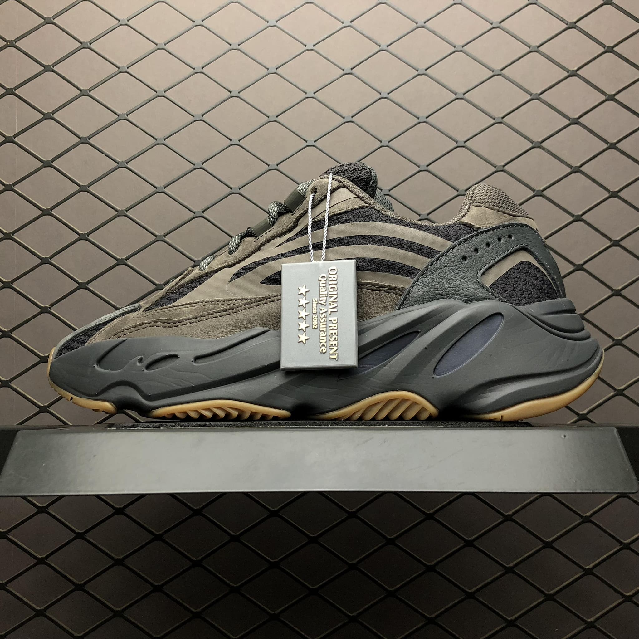 Yeezy 700 V2 | Yupoo Rep Sneakers (Ref 583) image 1