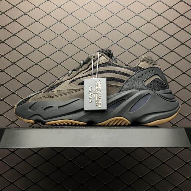 Yeezy 700 V2 | Yupoo Rep Sneakers (Ref 583) image 1