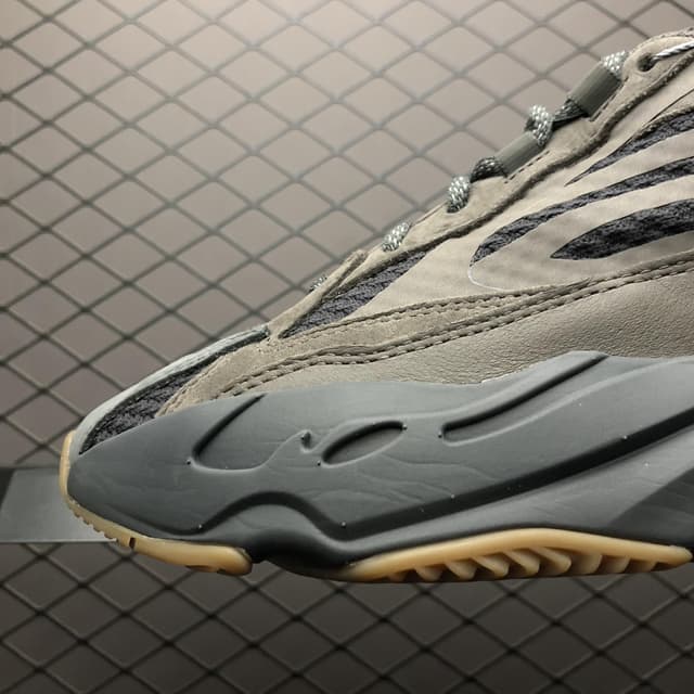 Yeezy 700 V2 | Yupoo Rep Sneakers (Ref 583) image 6