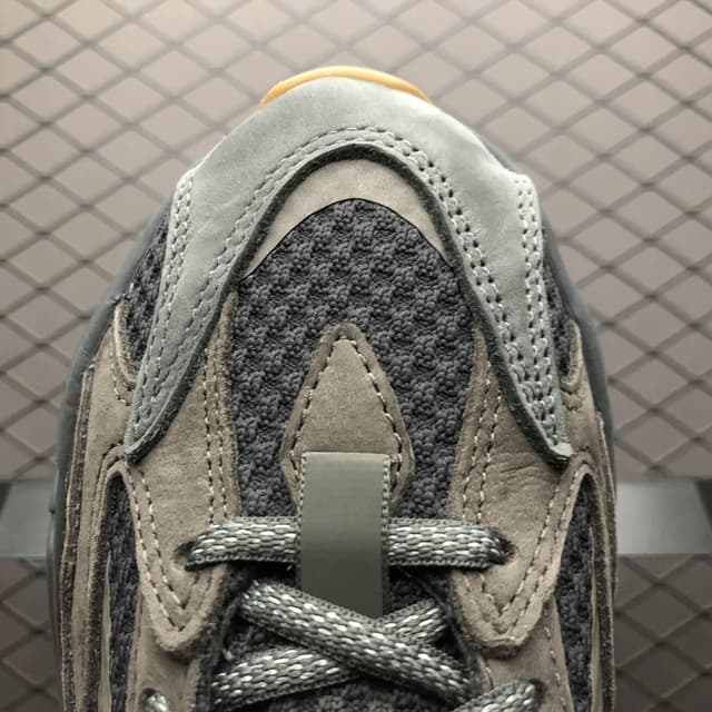 Yeezy 700 V2 | Yupoo Rep Sneakers (Ref 583) image 7
