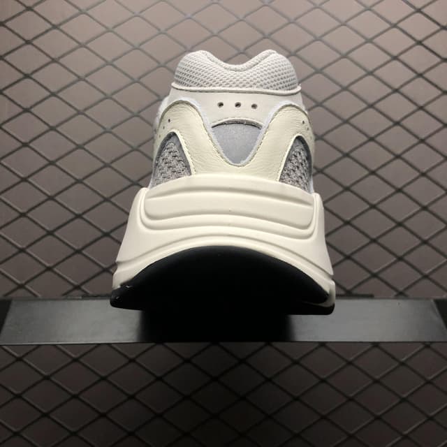 Yeezy 700 V2 | Yupoo Rep Sneakers (Ref 609) image 2