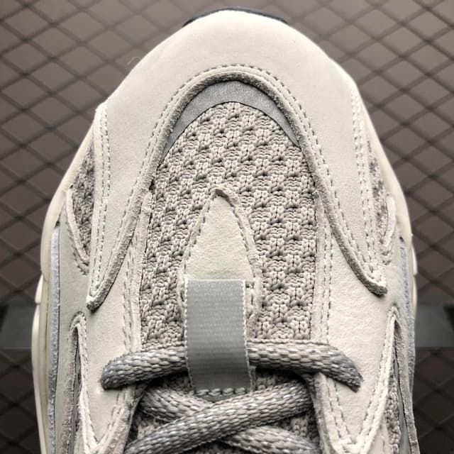 Yeezy 700 V2 | Yupoo Rep Sneakers (Ref 609) image 7