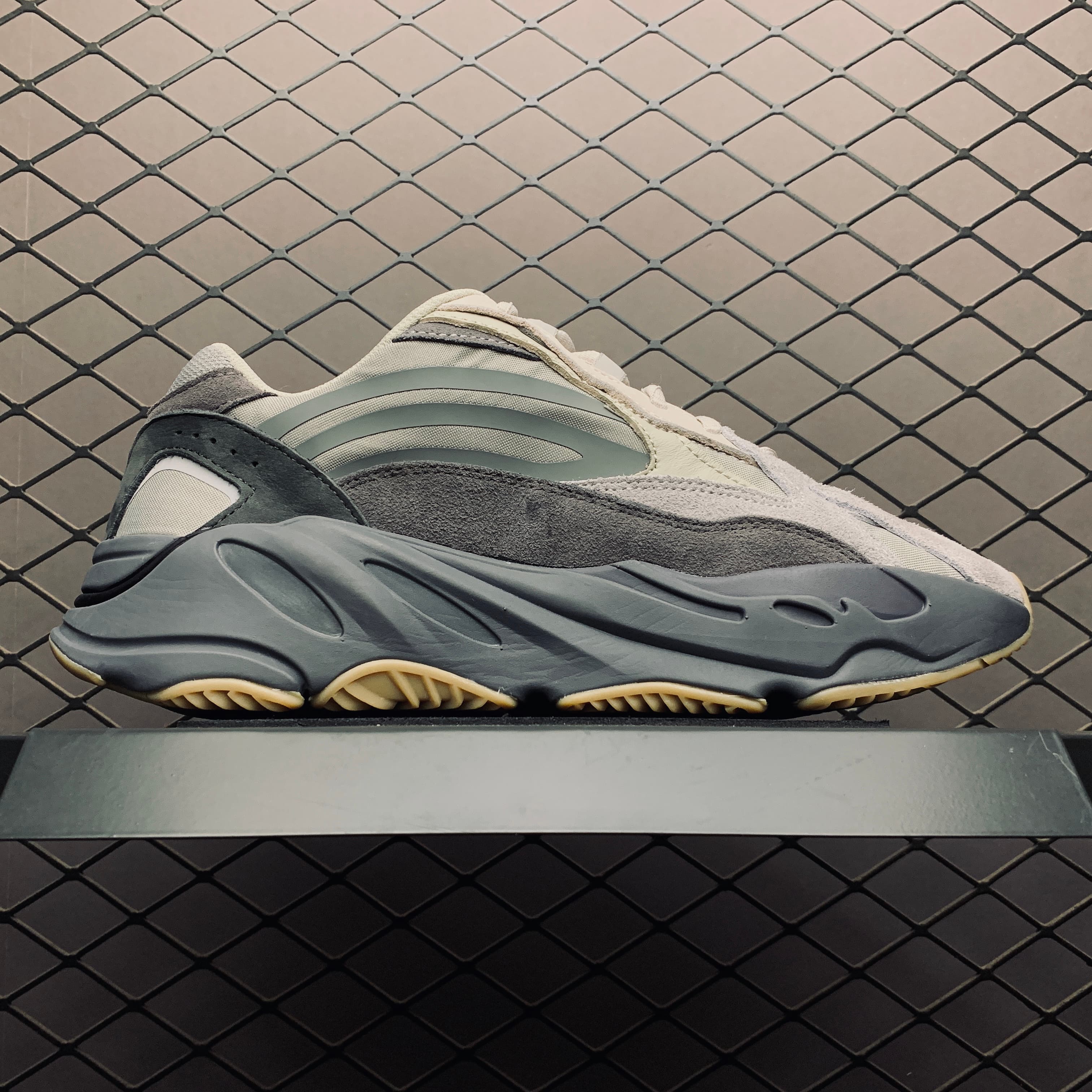 YupooPA Shoes: Premium Yeezy Yupoo Sneakers image 3