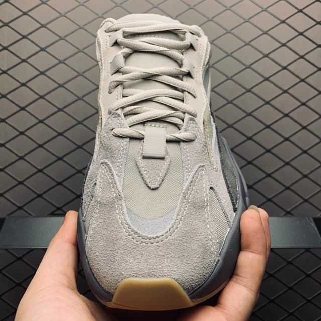 Yeezy 700 V2 | Yupoo Rep Sneakers image 8