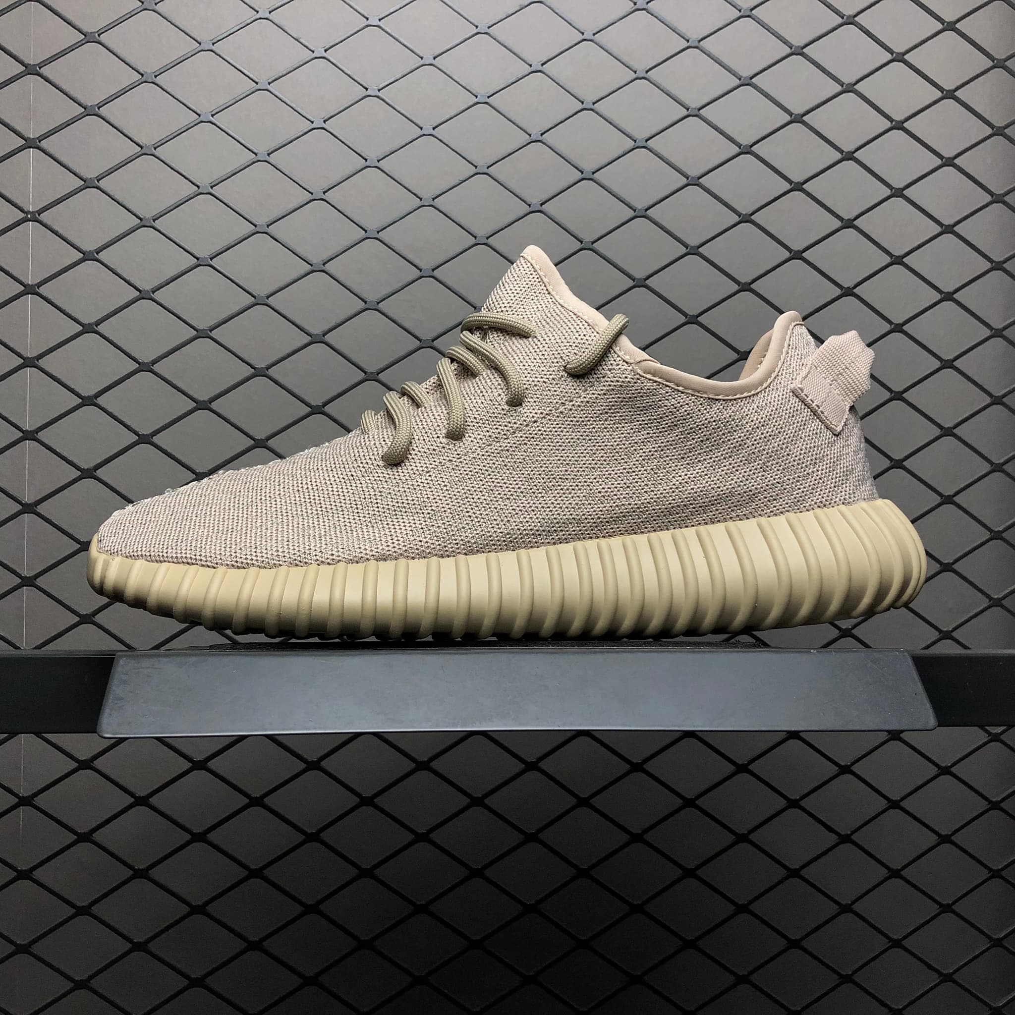 Yeezy Boost 350 | Yupoo Rep Sneakers (Ref 622) image 1