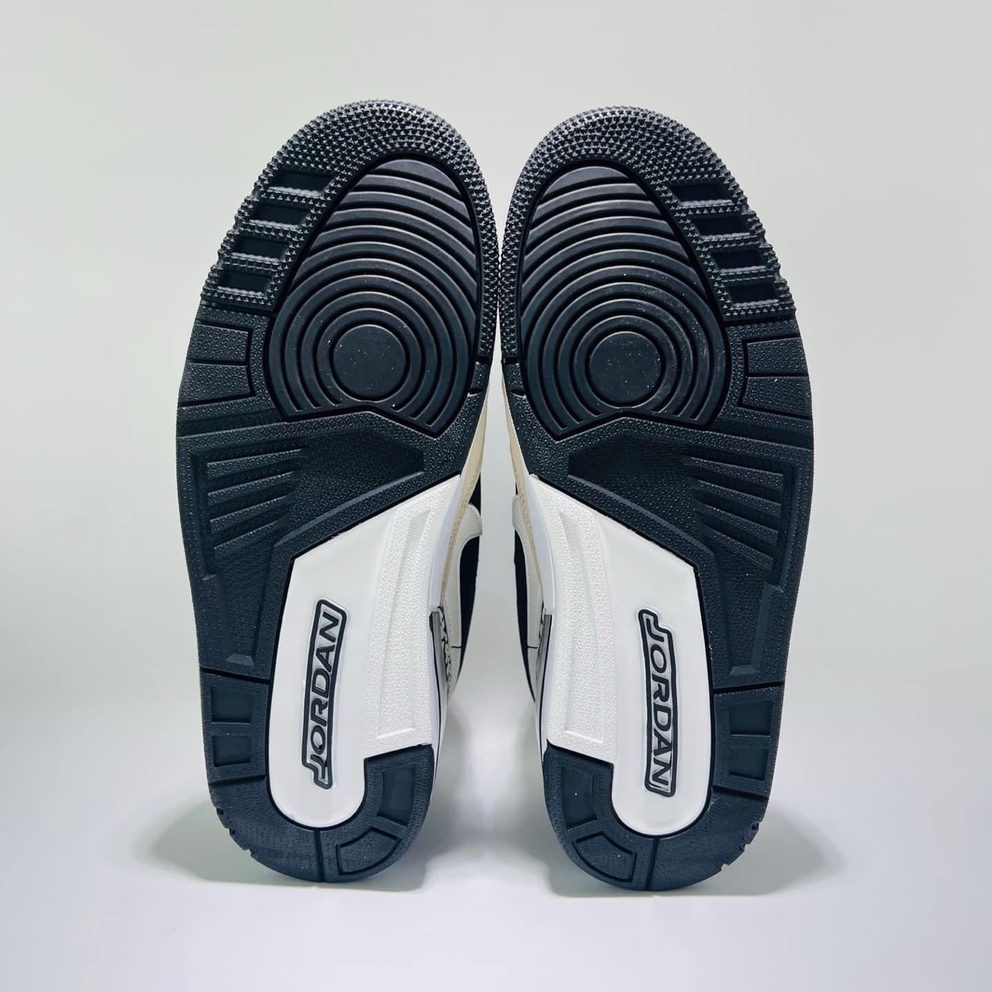 Jordan Legacy 312 Low Retro Basketball Shoes image 4