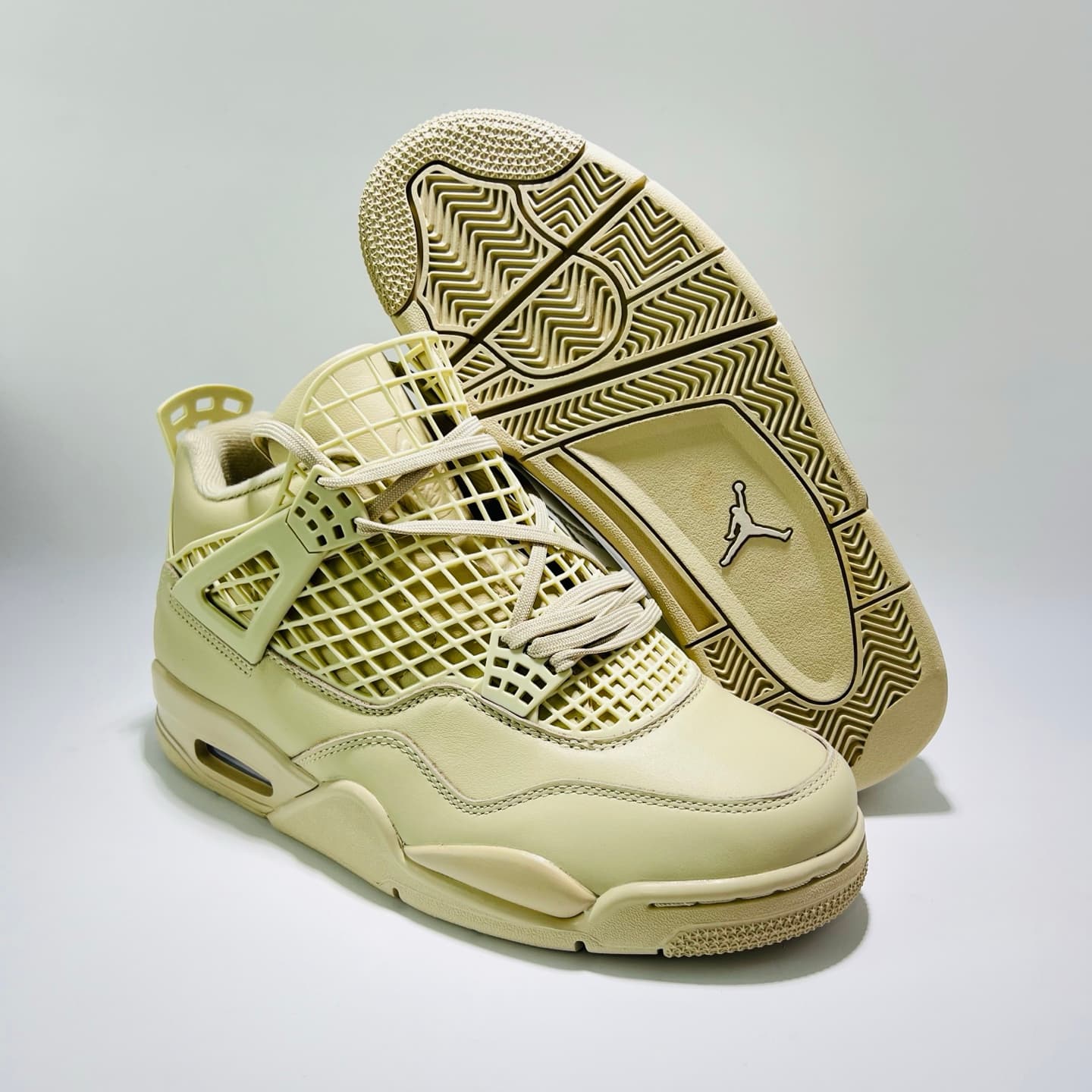 Air Jordan 4 Retro "Rattan" – Women's Mid-Top Basketball Sneakers image 3