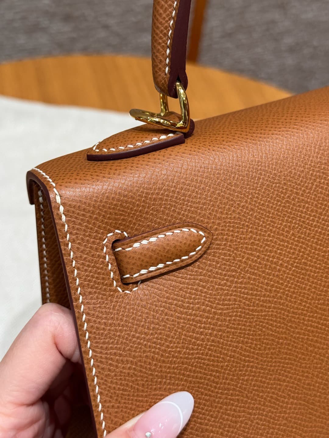 Hermès Kelly 25 - Gold Epsom Leather (Gold Hardware) image 3