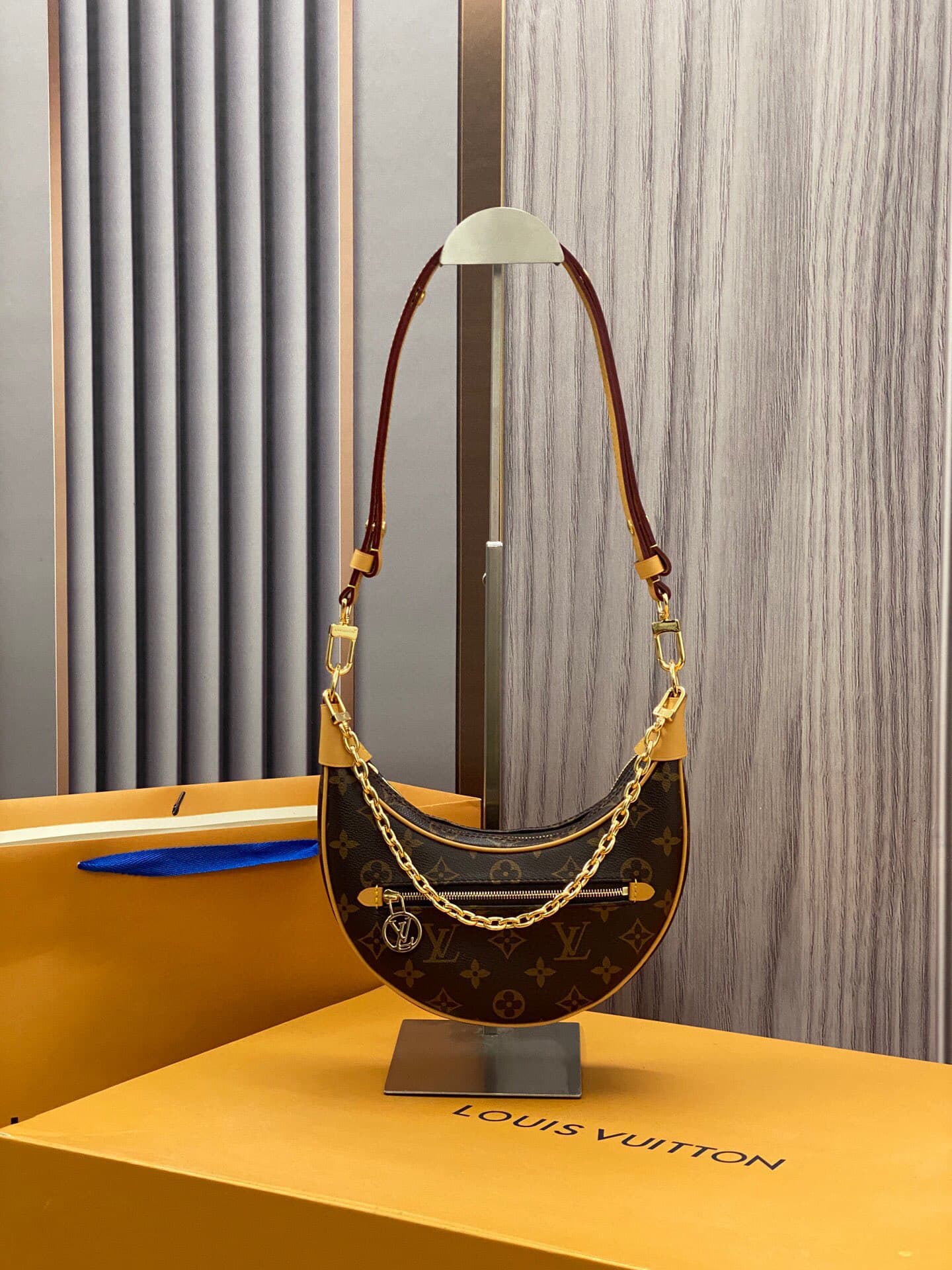 YupooPA Bags: Moon Bag Odeo - Vintage Monogram Canvas & Leather Crossbody image 1