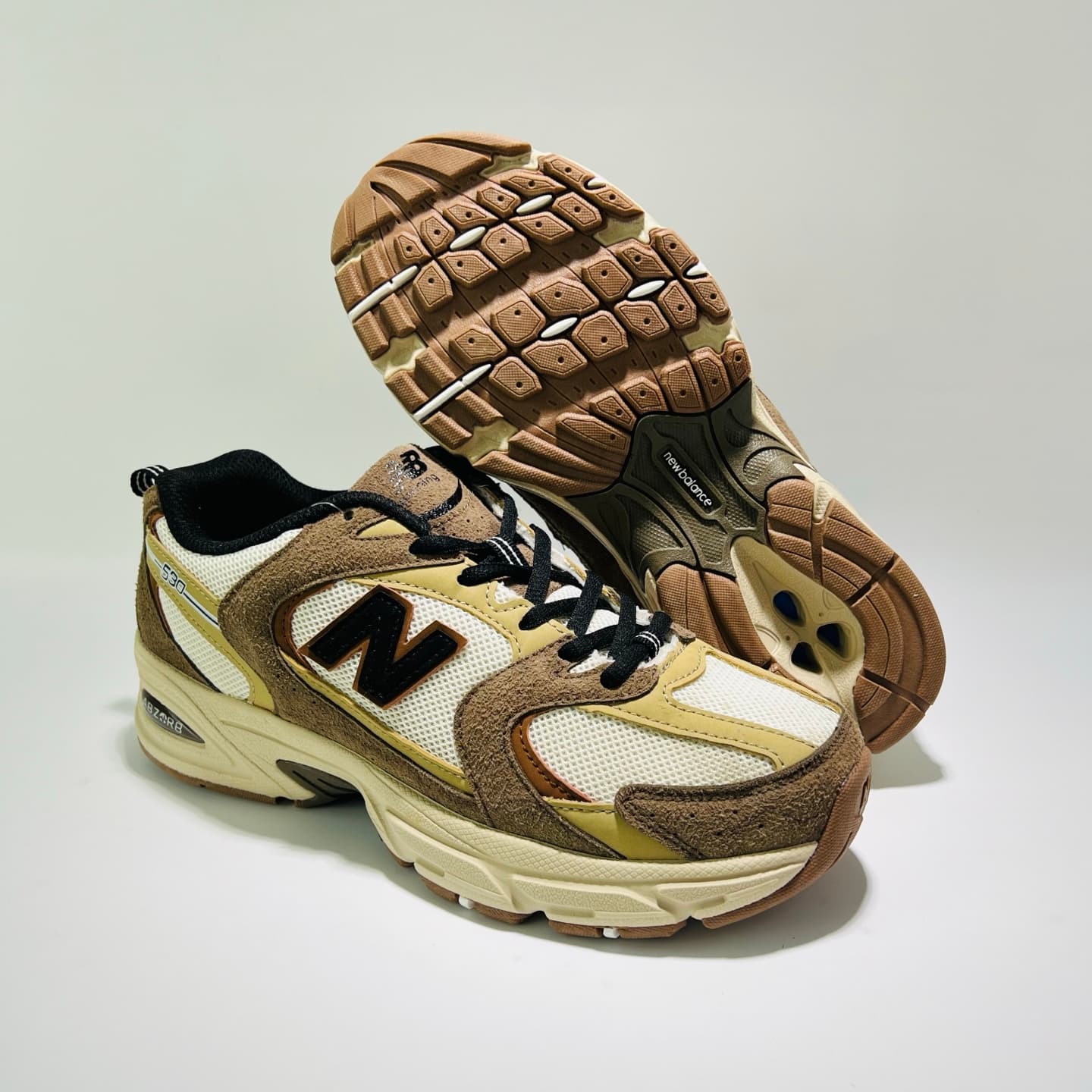 New Balance 530 - Men's Low-Top Casual Sneakers (White/Brown) image 3