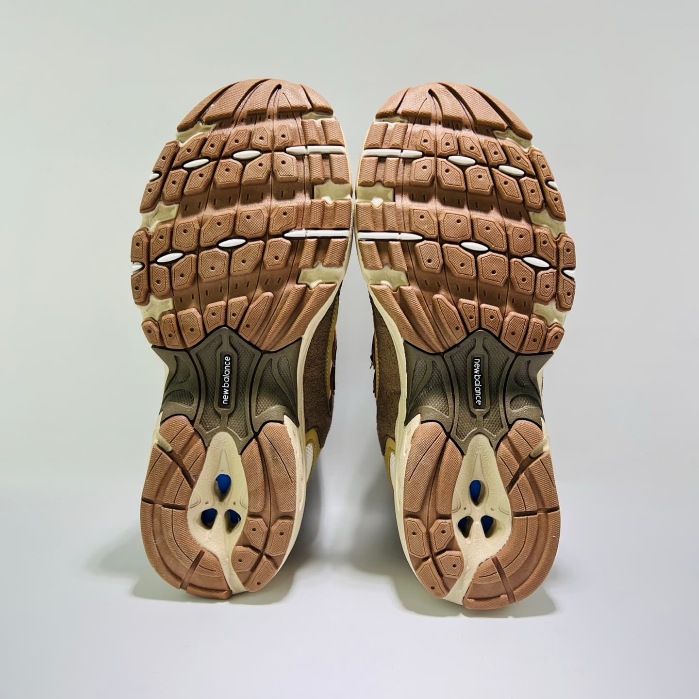 New Balance 530 - Men's Low-Top Casual Sneakers (White/Brown) image 6