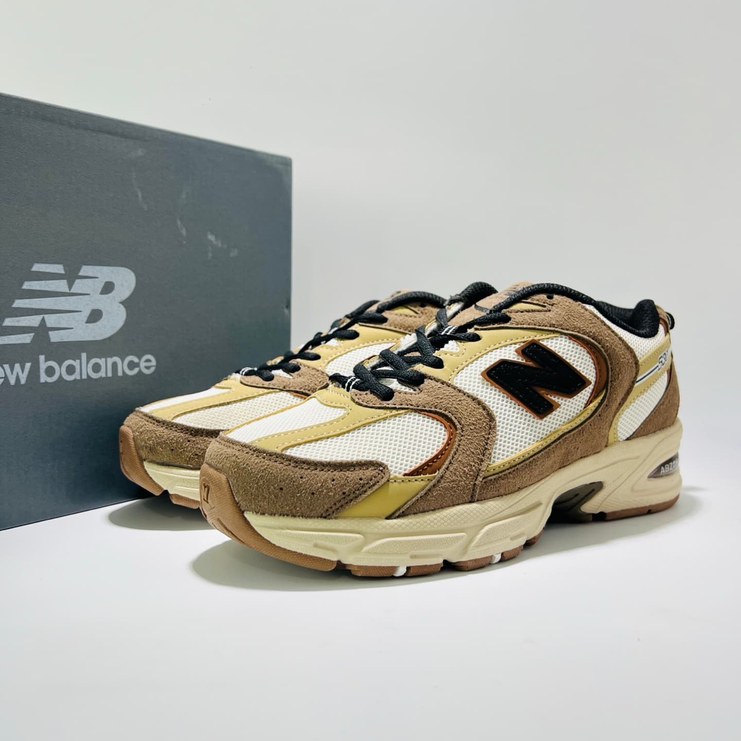 New Balance 530 - Men's Low-Top Casual Sneakers (White/Brown) image 9