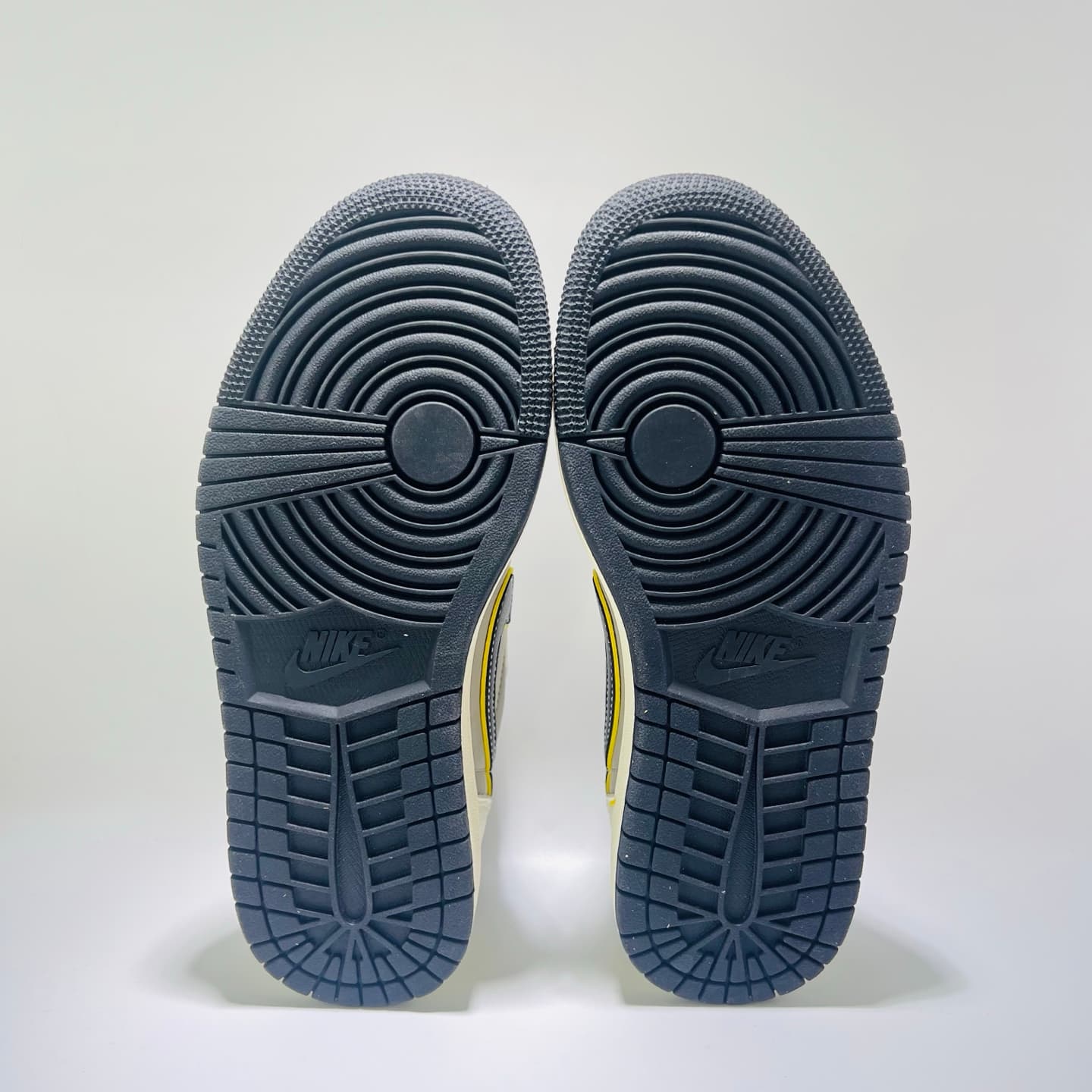 YupooPA Shoes: Travis Scott × AJ1 Low x Xiaomi Su7 - Grey/Black Custom 👟 image 5