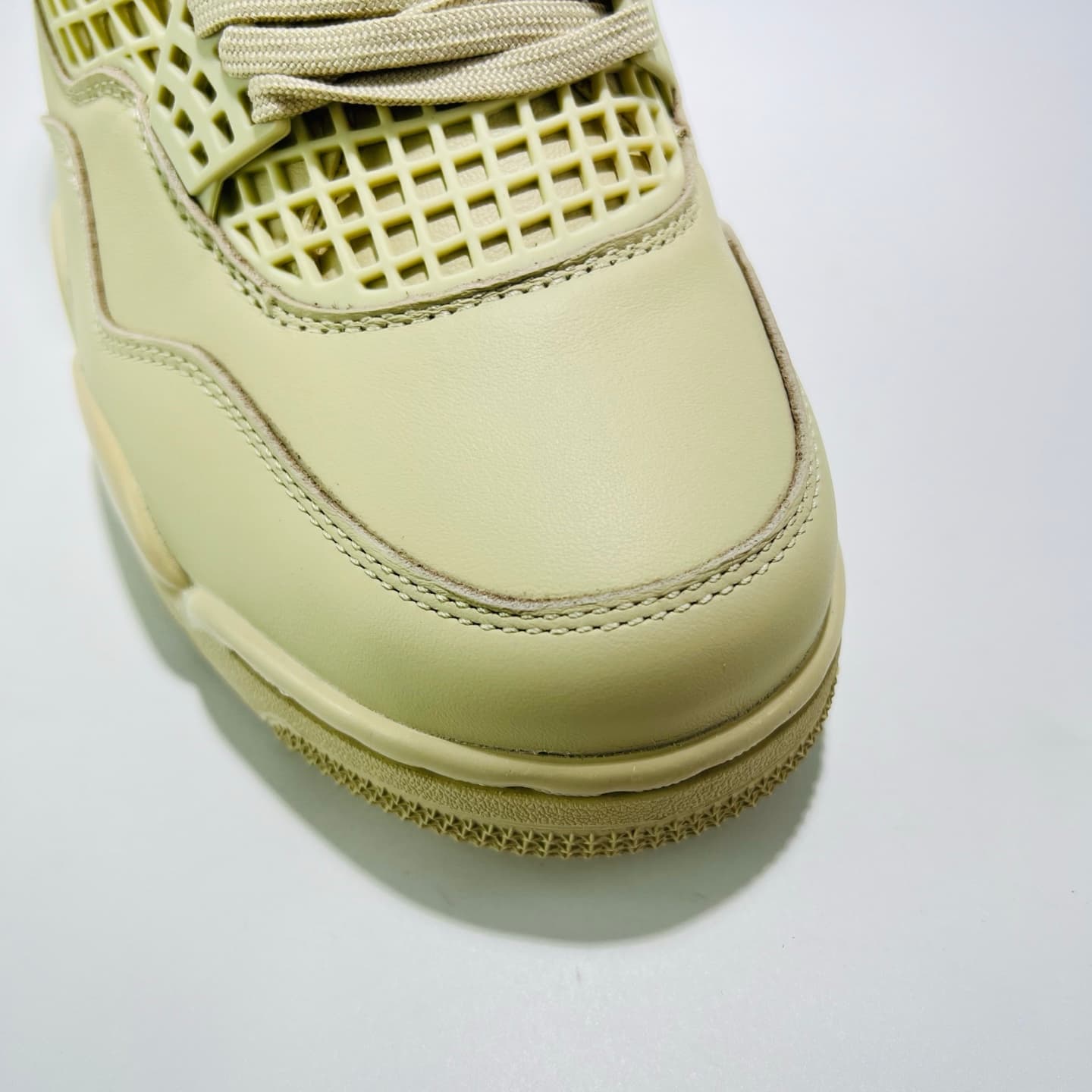 Air Jordan 4 Retro "Rattan" – Women's Mid-Top Basketball Sneakers image 5