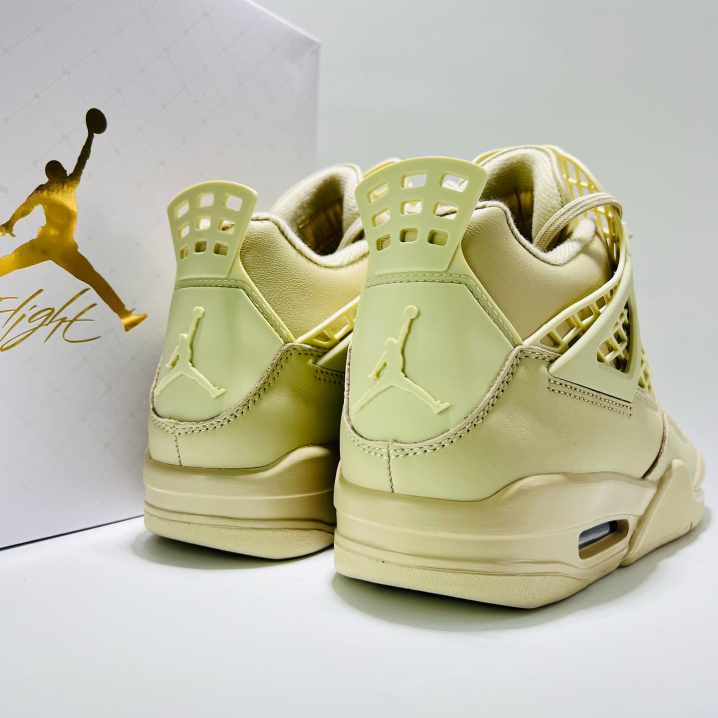 Air Jordan 4 Retro "Rattan" – Women's Mid-Top Basketball Sneakers image 8