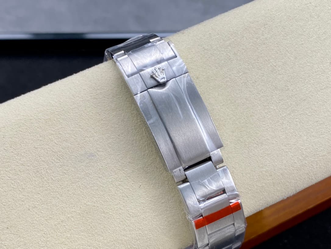 Rolex Air-King 126900 (40mm, Stainless Steel, Automatic) image 9