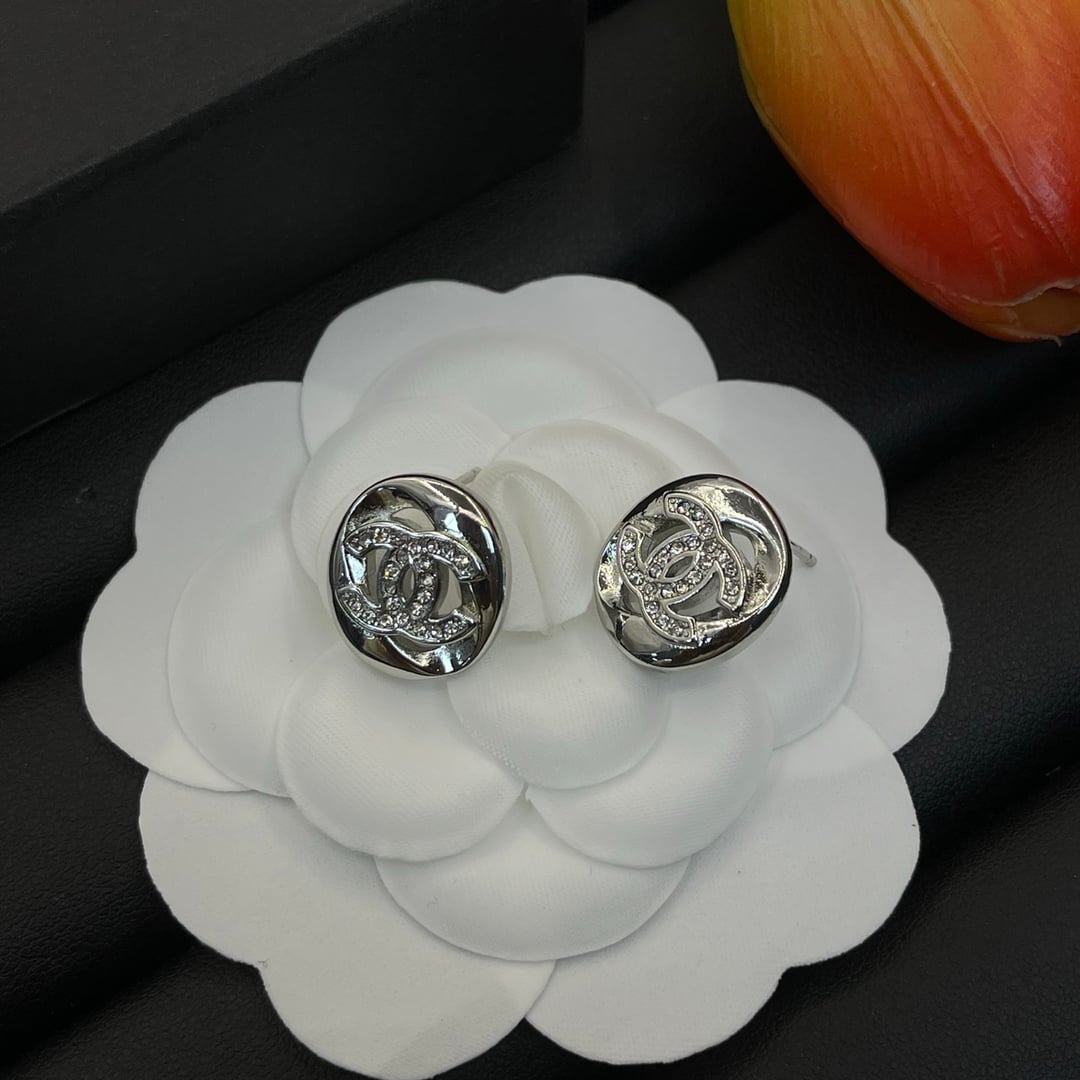 Chanel Stud Earrings Yupoo Jewelry Silver 002 image 1