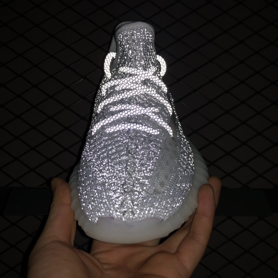 Yupoo Shoes: Premium Yeezy Yupoo Sneakers image 1