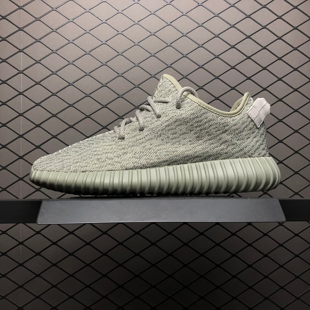Yupoo Shoes: Premium Yeezy Yupoo Sneakers image 1
