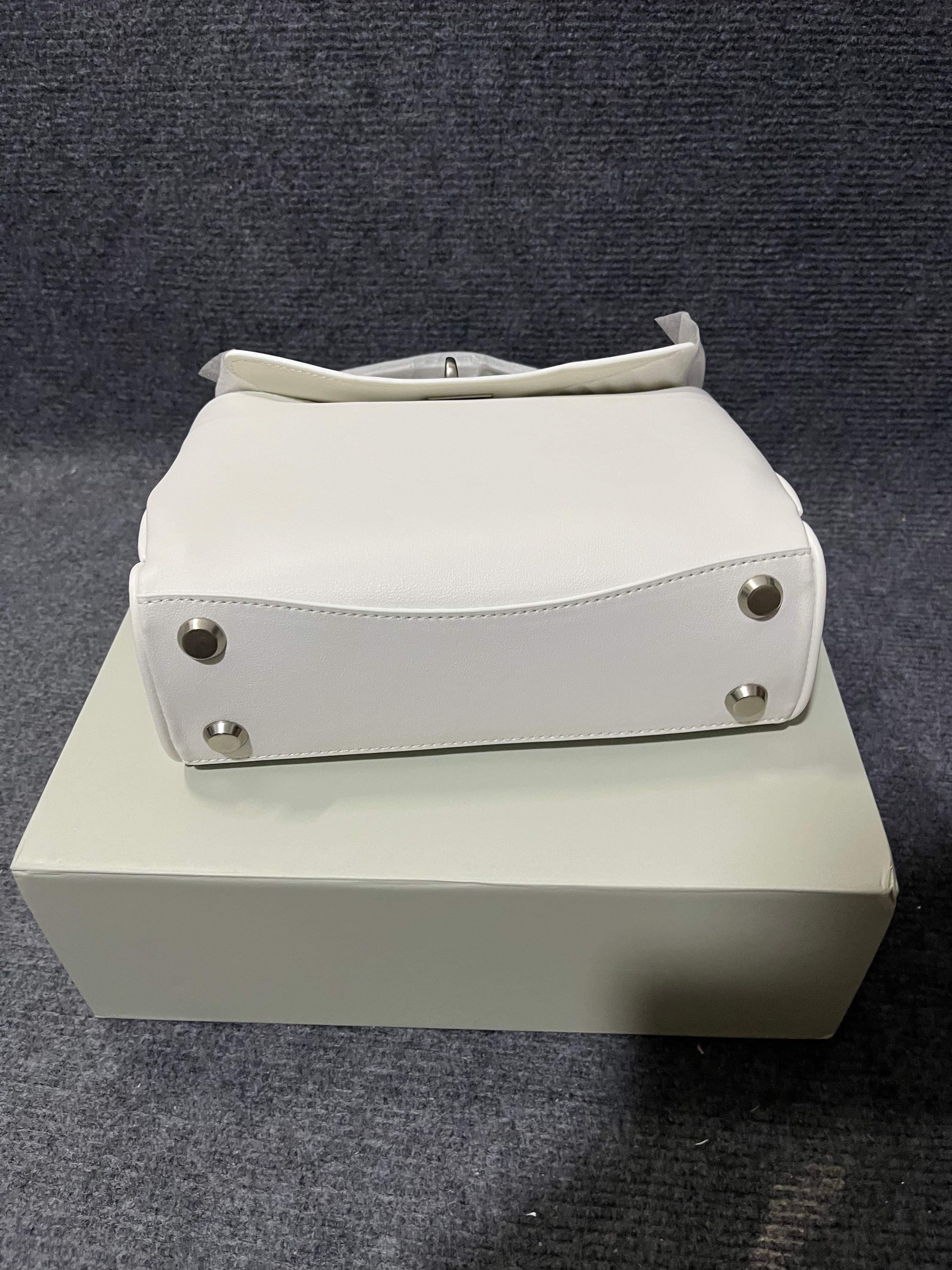 Balenciaga Rep White Lambskin Handbag, Fashion Women's Top Handle Crossbody Bag from YupooPA image 2