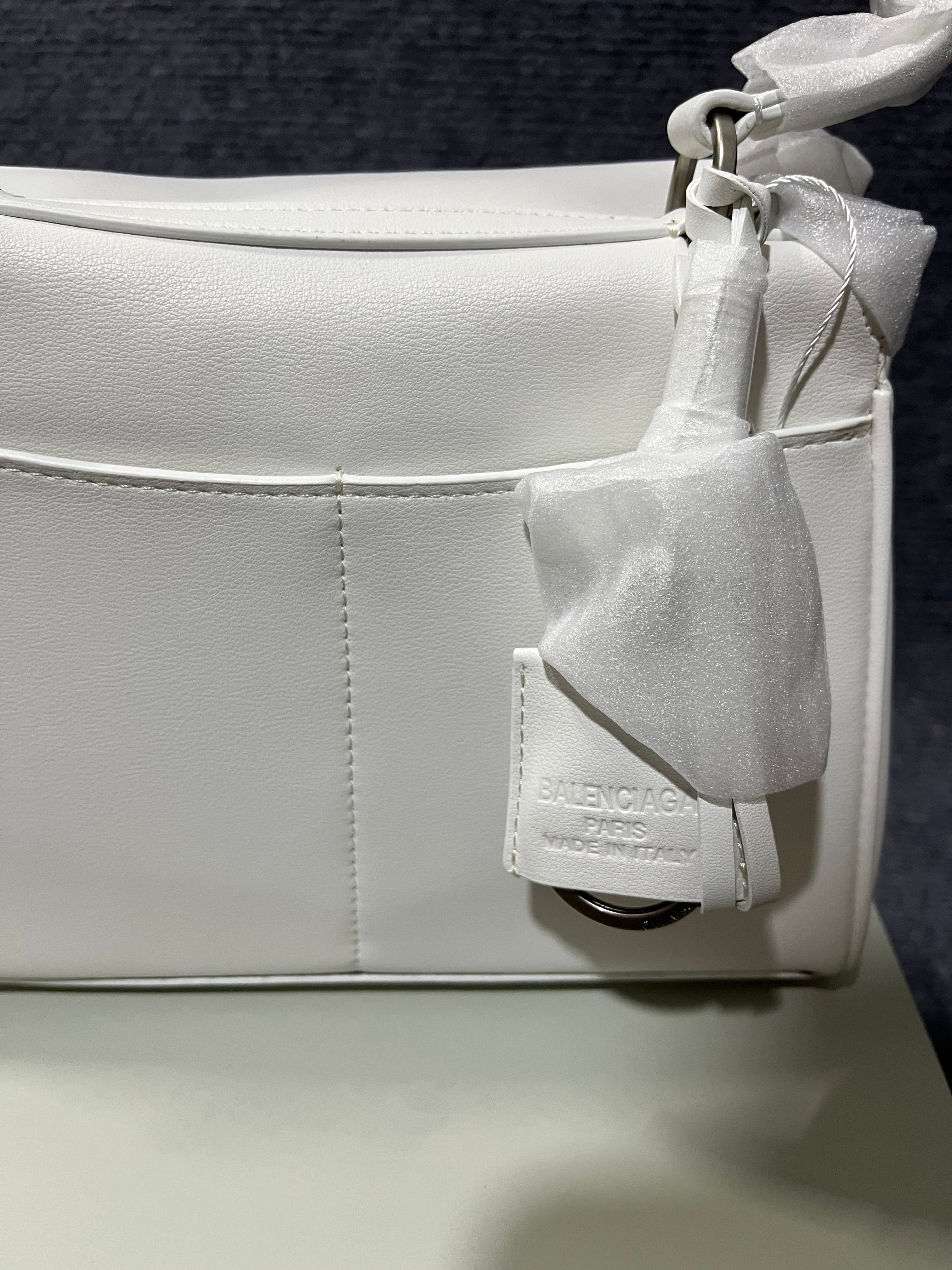 Balenciaga Rep White Lambskin Handbag, Fashion Women's Top Handle Crossbody Bag from YupooPA image 4