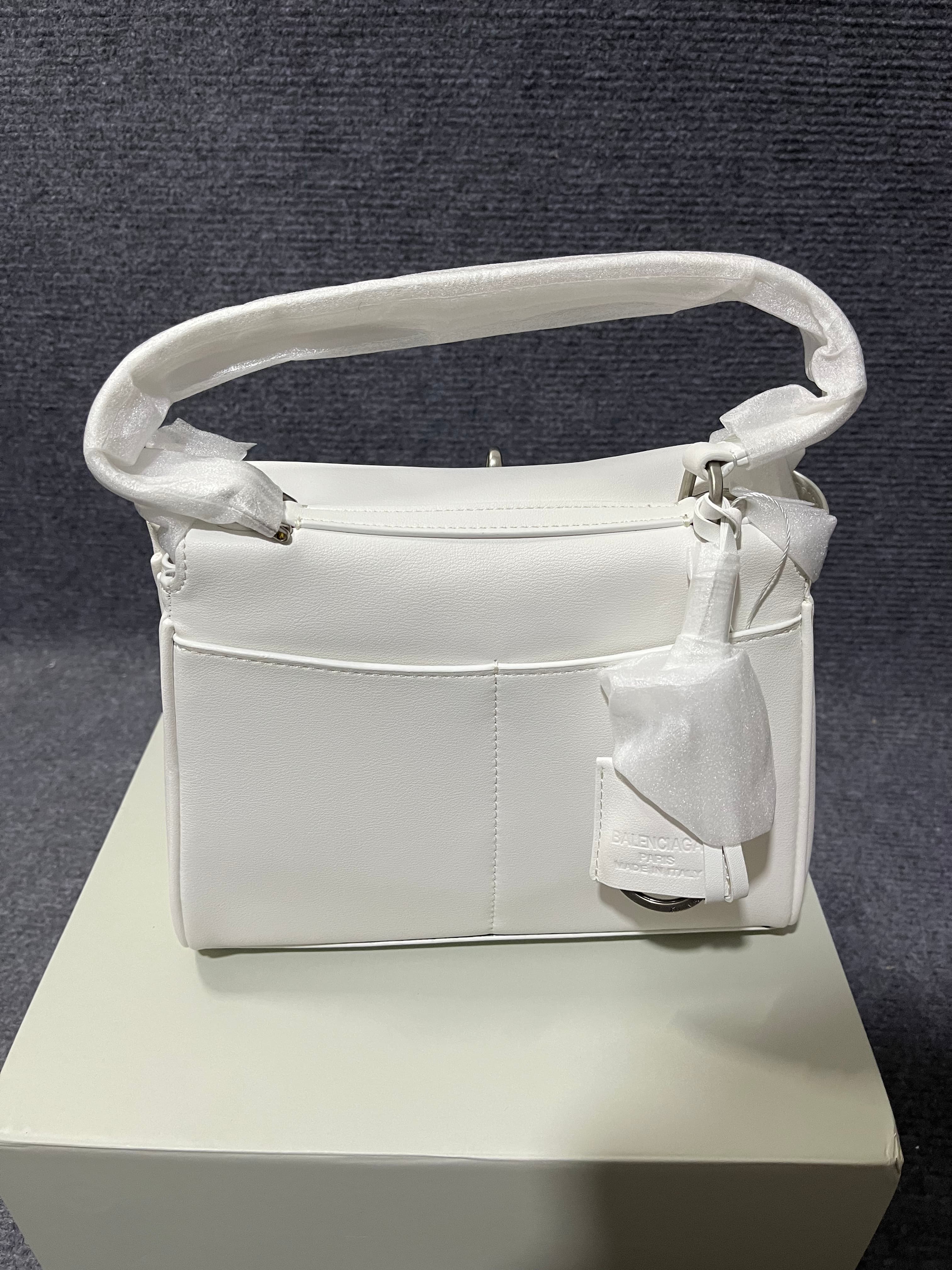 Balenciaga Rep White Lambskin Handbag, Fashion Women's Top Handle Crossbody Bag from YupooPA image 5