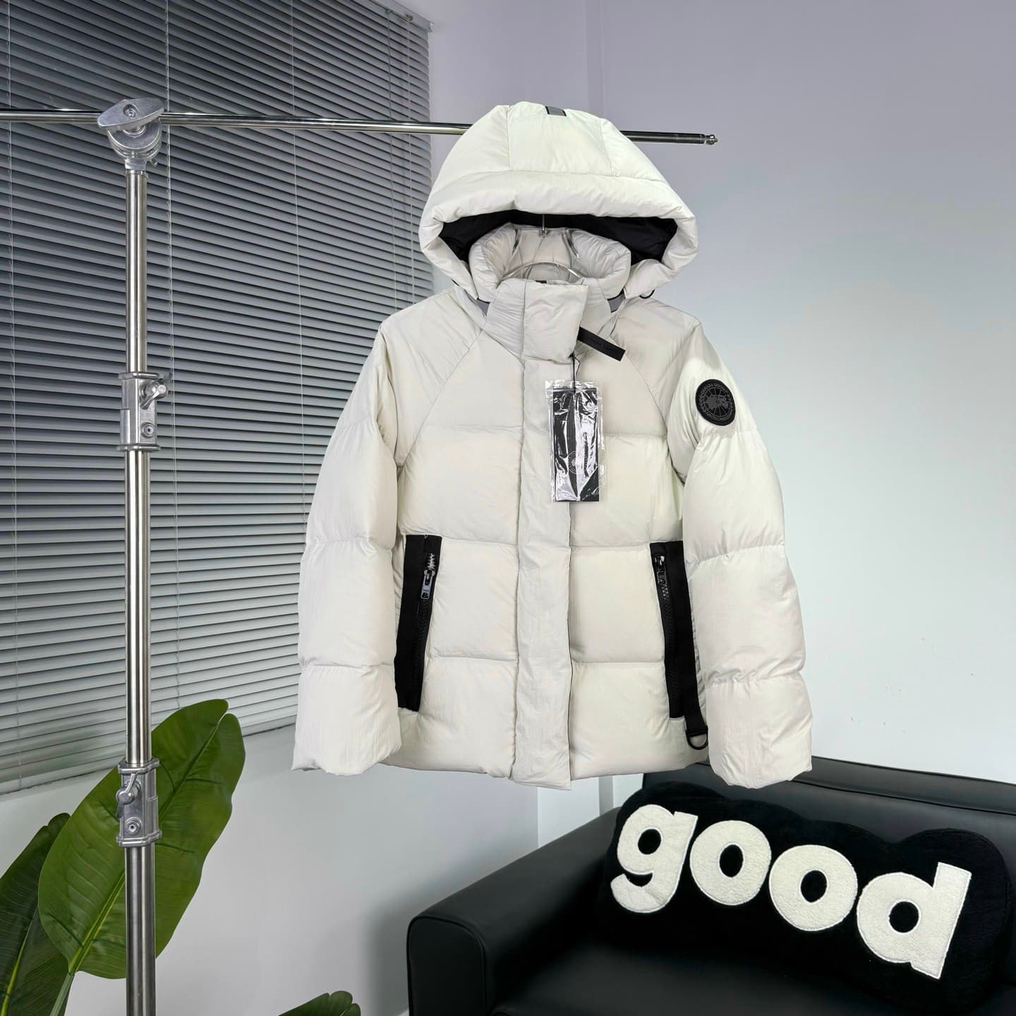 Canada Goose Black Label Short Down Jacket Unisex XS–XXL Multiple Colors Yupoo Album | Rep Clothing