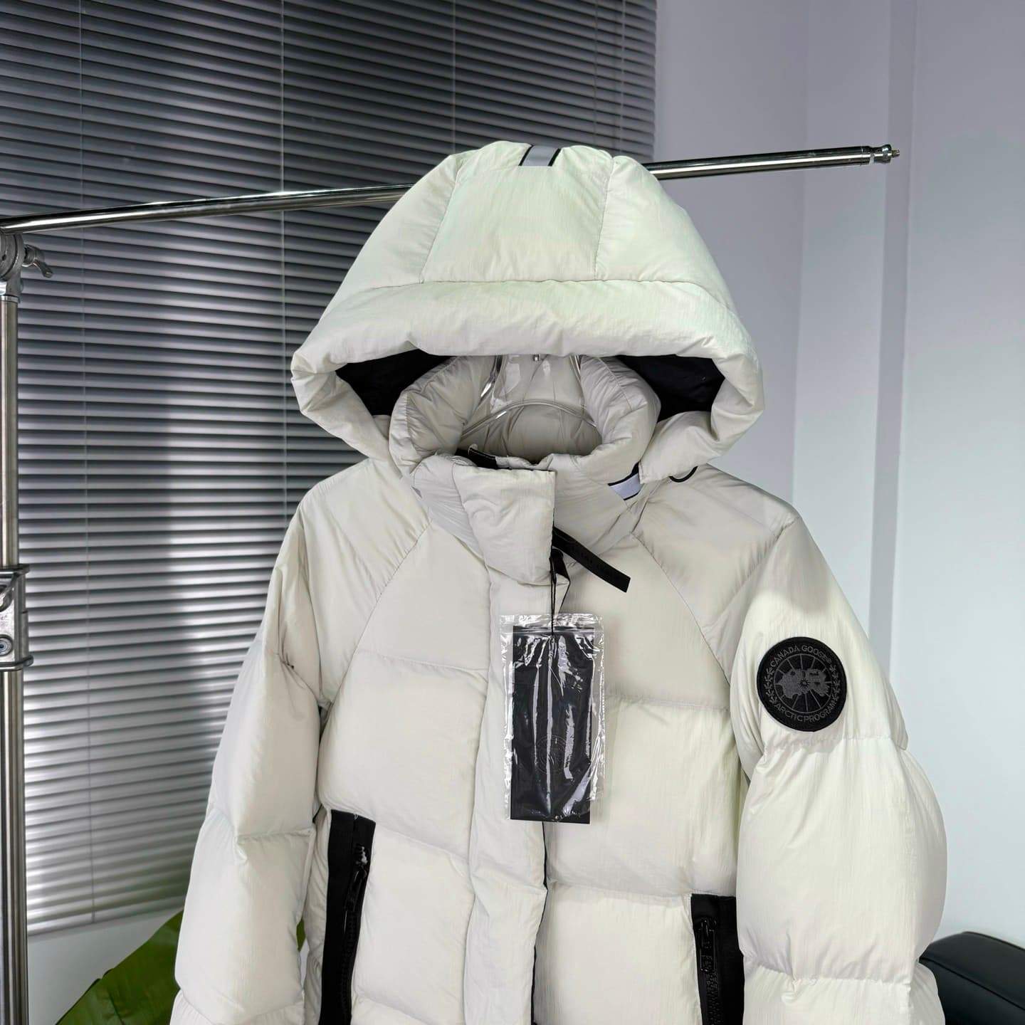 Canada Goose Black Label Short Down Jacket Unisex XS–XXL Multiple Colors Yupoo Album image 2