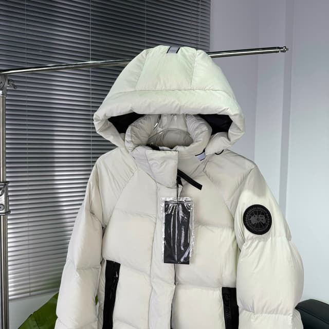 Canada Goose Black Label Short Down Jacket Unisex XS–XXL Multiple Colors Yupoo Album | Rep Clothing image 2
