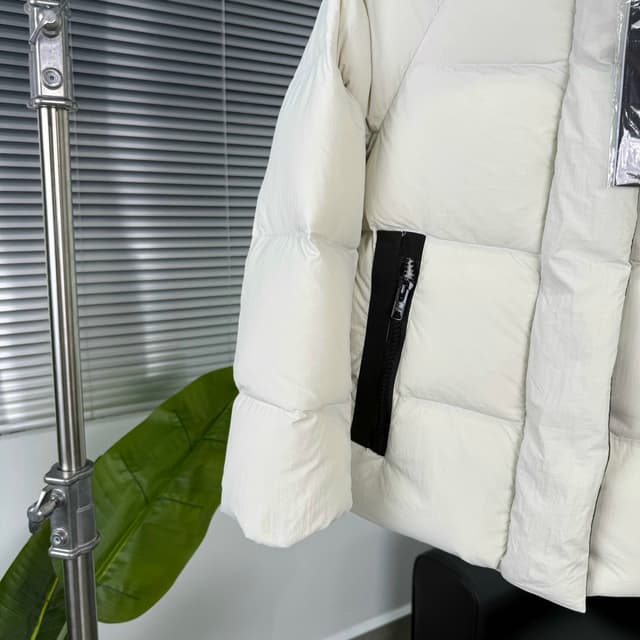 Canada Goose Black Label Short Down Jacket Unisex XS–XXL Multiple Colors Yupoo Album | Rep Clothing image 3