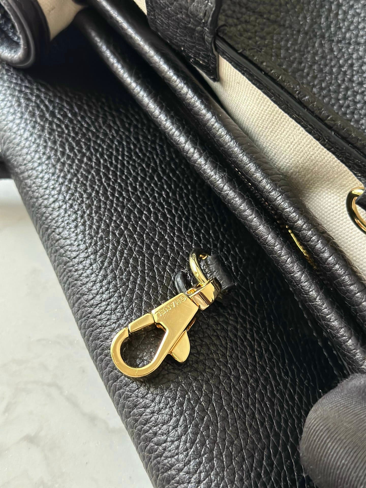 Chanel 26S Black Bowling Bag Rep Bag Yupoo 31cm Quilted Calfskin image 7