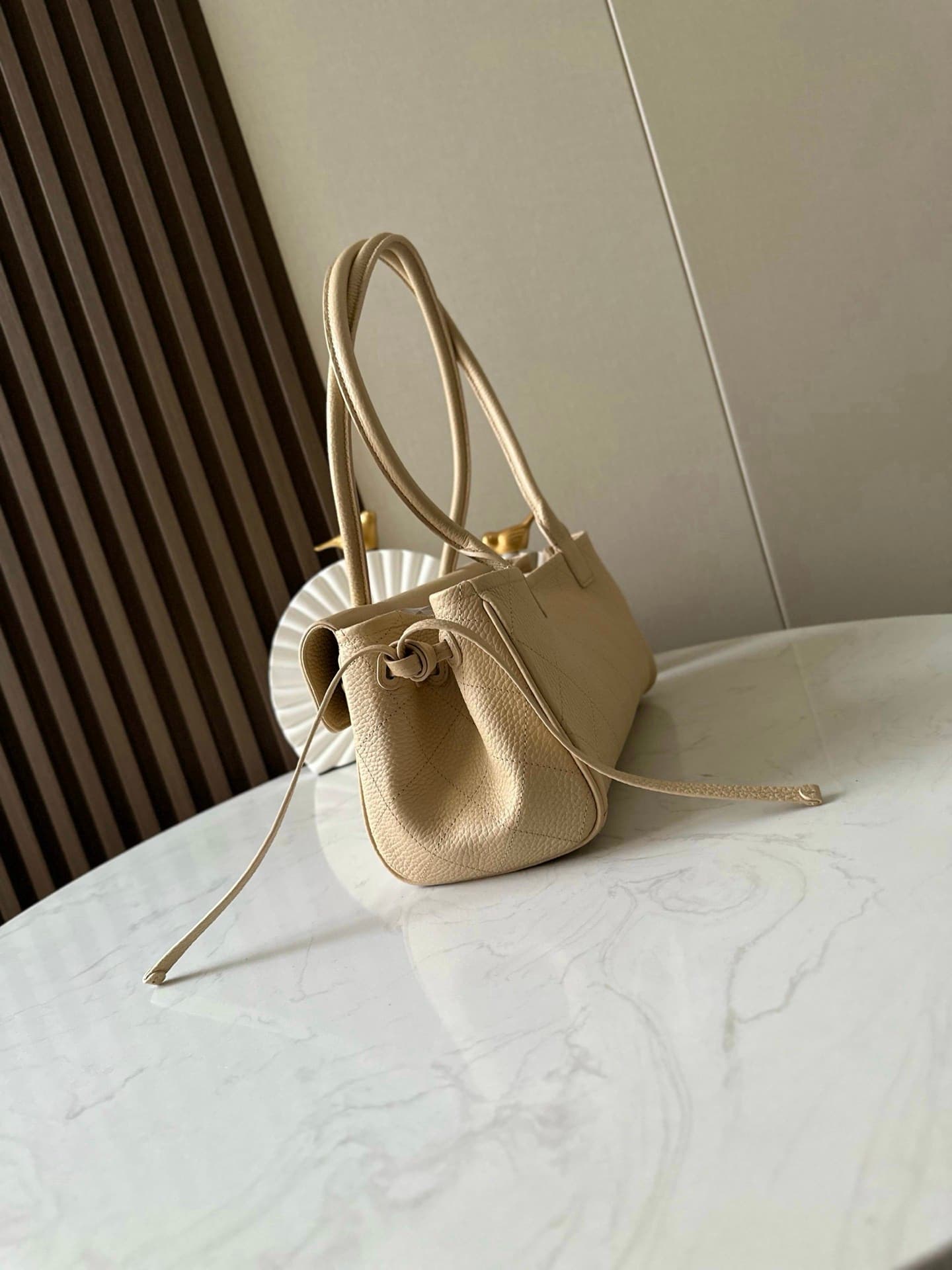 Chanel 26S Bowling Bag Rep Bag Yupoo 31cm Beige Grained Calfskin image 2