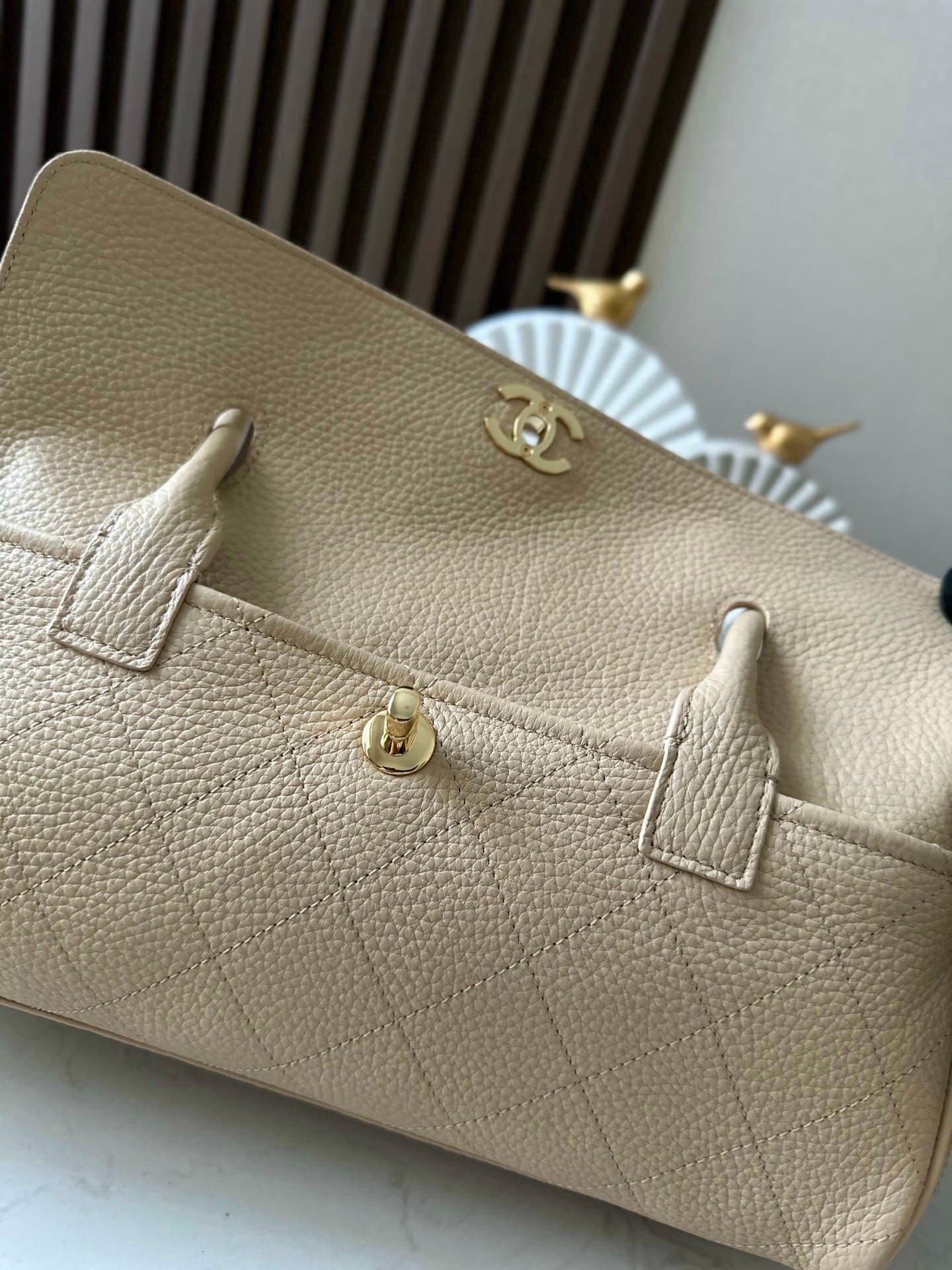 Chanel 26S Bowling Bag Rep Bag Yupoo 31cm Beige Grained Calfskin image 7