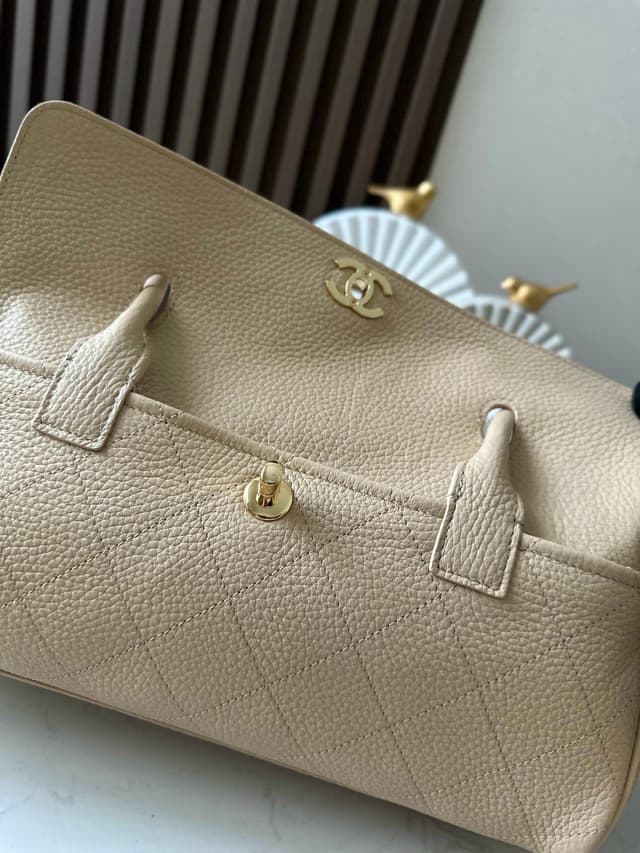 Chanel 26S Bowling Bag Rep Bag Yupoo 31cm Beige Grained Calfskin image 7