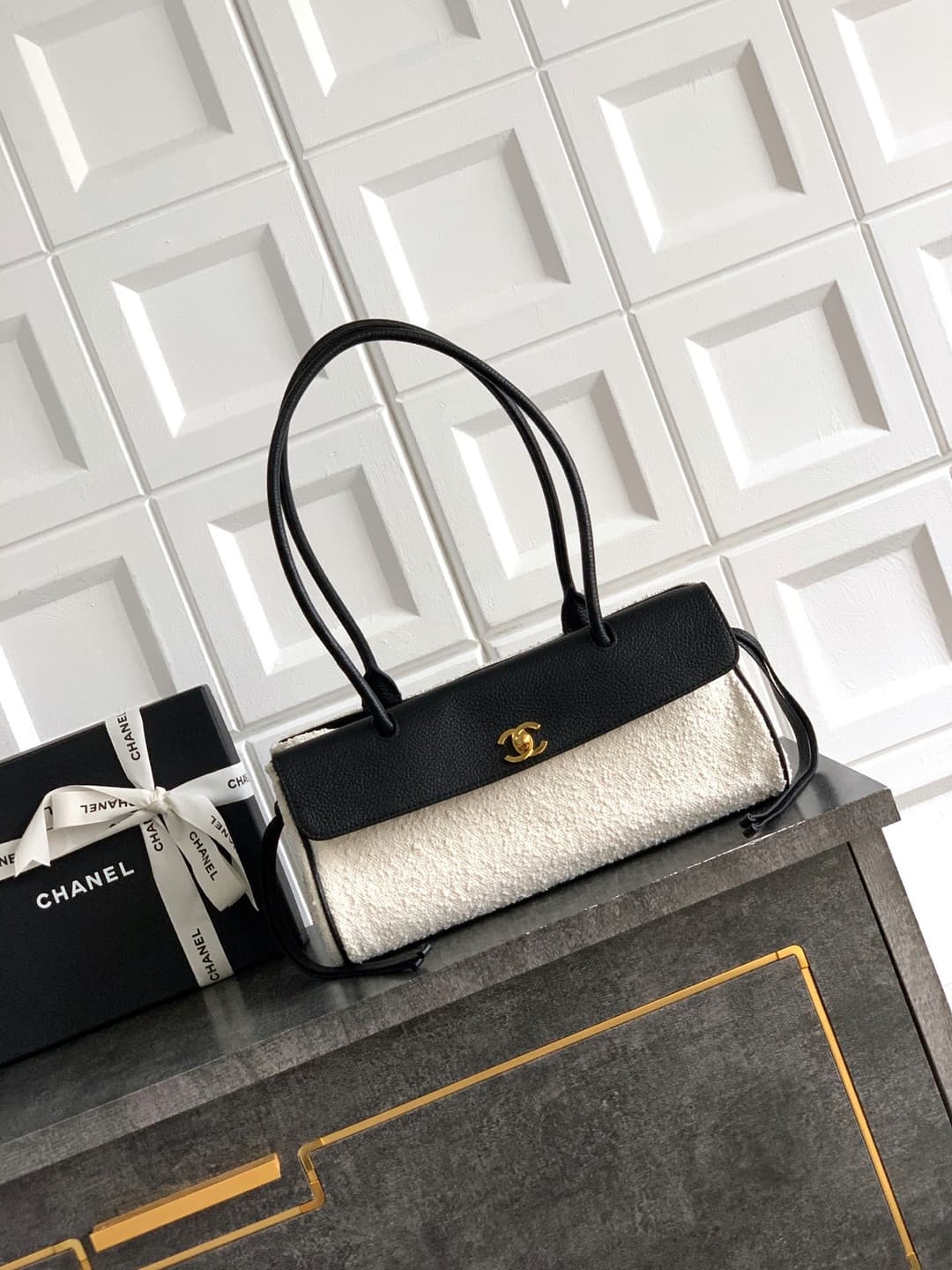 Chanel 26S Patchwork Tote Rep Bag 31cm Black Grained Leather Shearling image 1