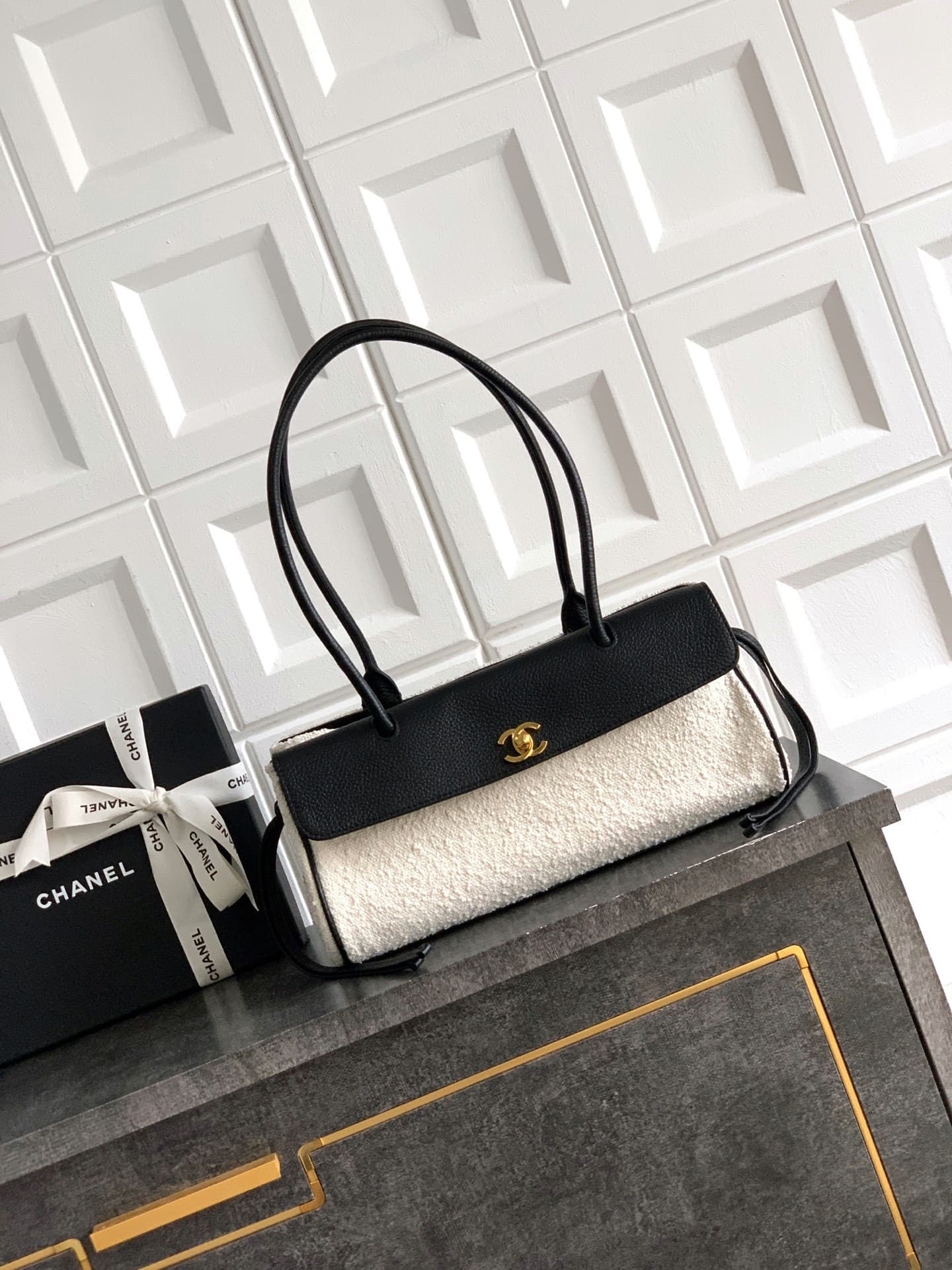 Chanel 26S Patchwork Tote Rep Bag 31cm Black Grained Leather Shearling